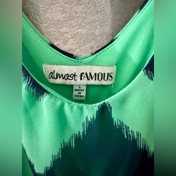 Almost Famous Adjustable Spaghetti Strap Mint & Navy Chevron Maxi Dress. Size L. - Picture 4 of 5